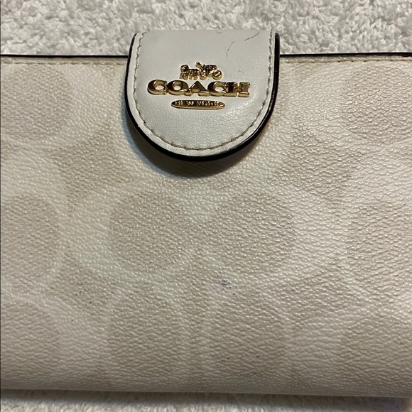 Coach Signature Wallet - Picture 2 of 12